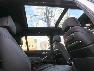 2025 BMW X7 — миниатюра 31