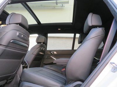 2025 BMW X7 — миниатюра 32