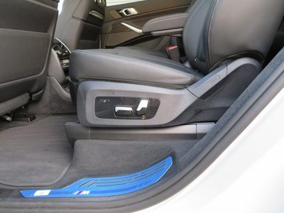 2025 BMW X7 — миниатюра 15