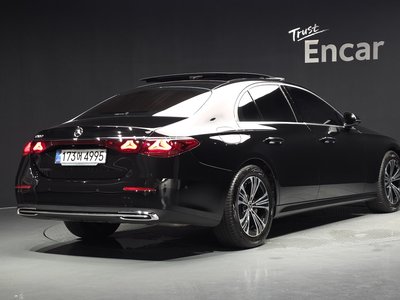 2025 Mercedes-BENZ E-CLASS 照片 3