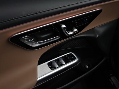 صورة مصغرة 27 لـ 2025 Mercedes-BENZ E-CLASS