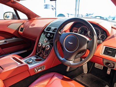 2018 Aston Martin RAPIDE — миниатюра 11