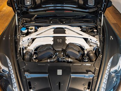 2018 Aston Martin RAPIDE — миниатюра 26