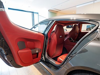 2018 Aston Martin RAPIDE — миниатюра 16