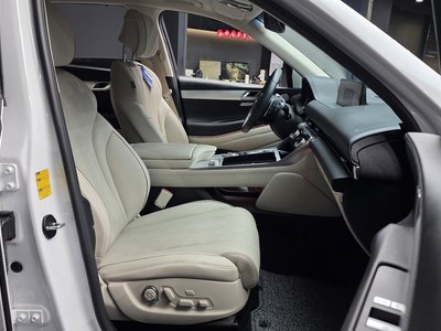 2022 Genesis GV80 thumbnail 11