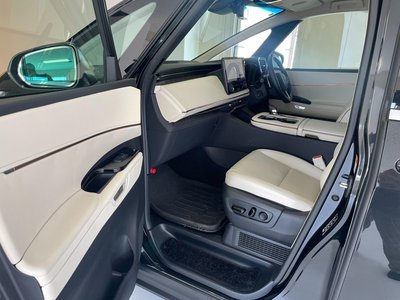 صورة مصغرة 59 لـ 2024 Lexus LM
