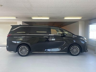 صورة مصغرة 17 لـ 2024 Lexus LM