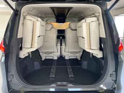 صورة مصغرة 32 لـ 2024 Lexus LM