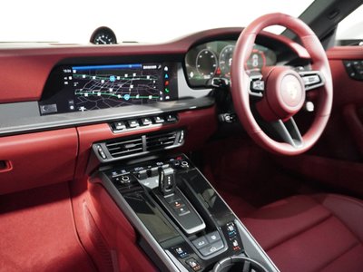 2025 Porsche 911 thumbnail 16