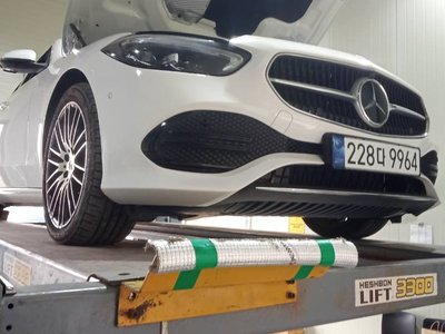 MERCEDES-BENZ C-CLASS - 1