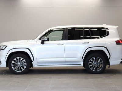 TOYOTA LAND CRUISER 300 - 7