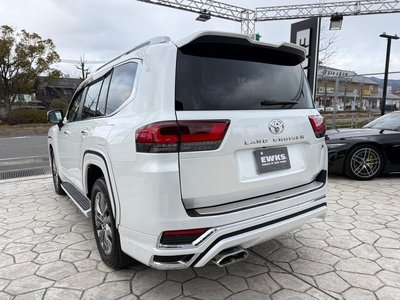 TOYOTA LAND CRUISER 300 - 3