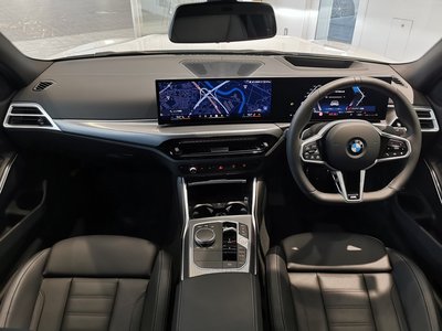 2025 BMW 3 SERIES — фото 2