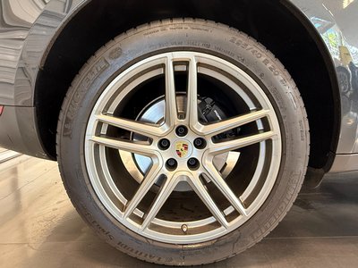 PORSCHE MACAN - 7