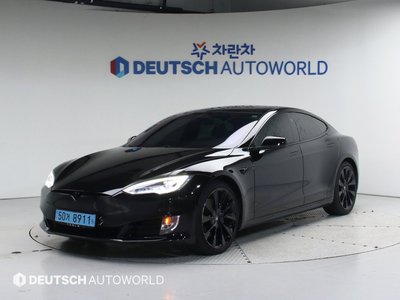 TESLA MODEL S - 1