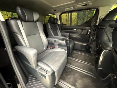 2021 Toyota ALPHARD — фото 8