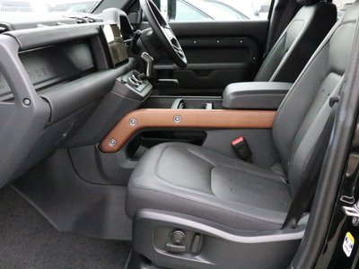 LAND ROVER DEFENDER - 3