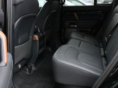 LAND ROVER DEFENDER - 5