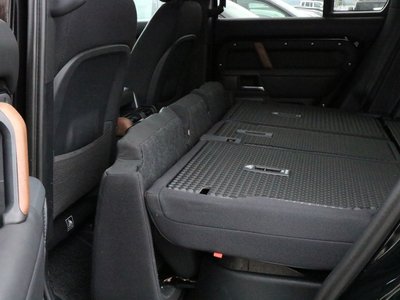 LAND ROVER DEFENDER - 6