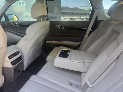 صورة 9 لـ 2023 Genesis GV80