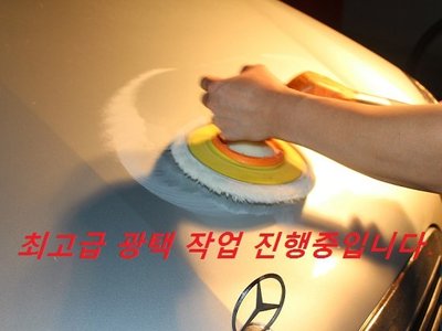 2025 Mercedes-BENZ E-CLASS photo 3