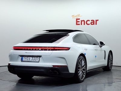 PORSCHE PANAMERA - 4