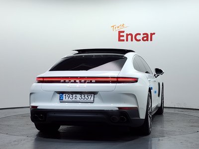 PORSCHE PANAMERA - 3