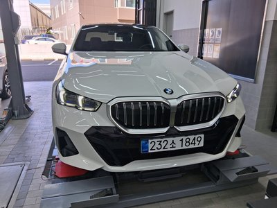 BMW 5 SERIES - 1