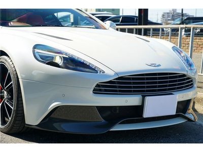 ASTON MARTIN VANQUISH - 10