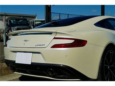 ASTON MARTIN VANQUISH - 9