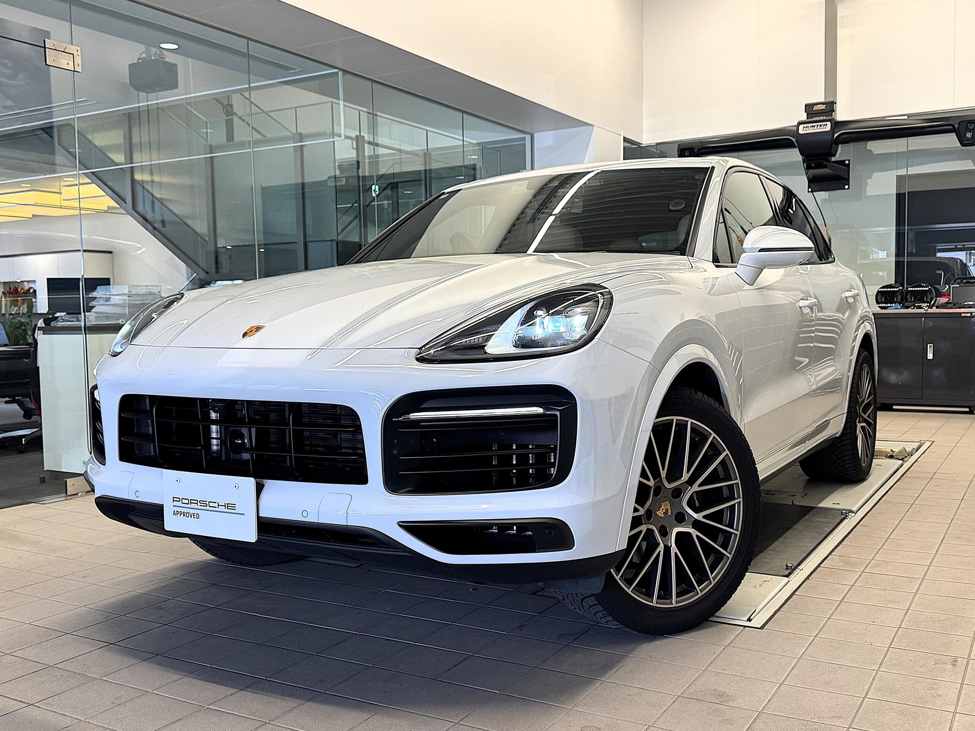 PORSCHE CAYENNE - View 1