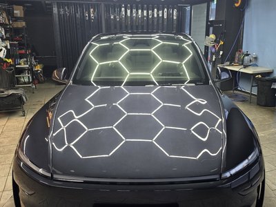 TESLA MODEL Y - 1