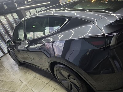 TESLA MODEL Y - 4