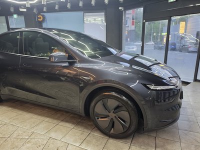 TESLA MODEL Y - 2