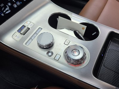 2024 Genesis GV70 thumbnail 12