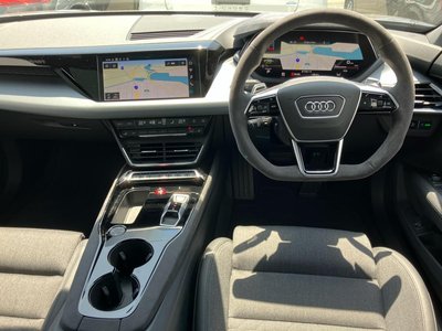 صورة 6 لـ 2025 AUDI E-TRON GT QUATTRO