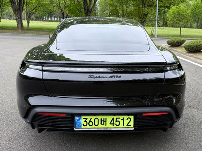 PORSCHE TAYCAN - 4