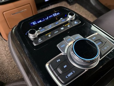 2019 Genesis G90 — миниатюра 17