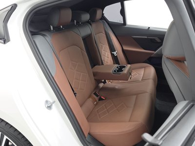 2025 BMW 5 SERIES — миниатюра 12