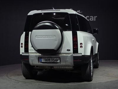 LAND ROVER DEFENDER - 4