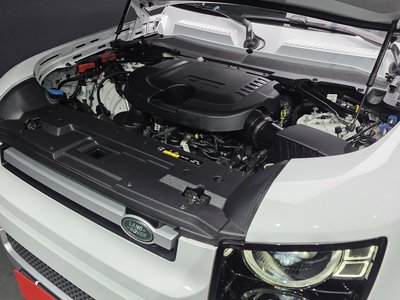 LAND ROVER DEFENDER - 7