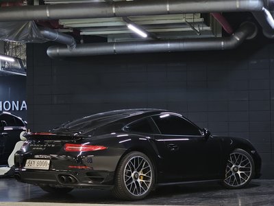PORSCHE 911 - 6
