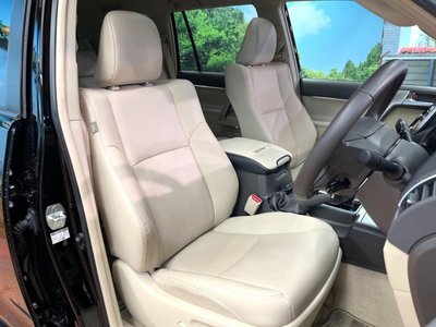 TOYOTA LAND CRUISER PRADO - 10