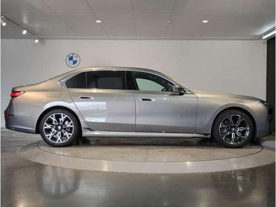 BMW 7 SERIES - 8