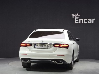 MERCEDES-BENZ E-CLASS - 3