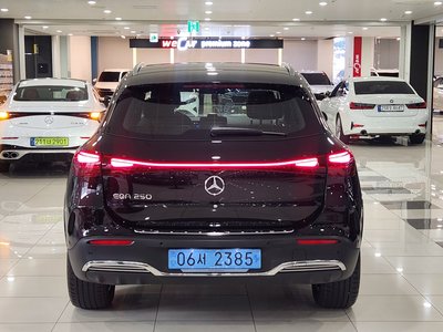 MERCEDES-BENZ EQA - 2