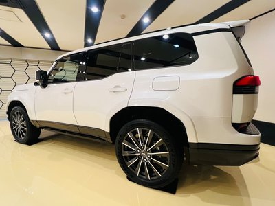 2025 Lexus GX photo 7