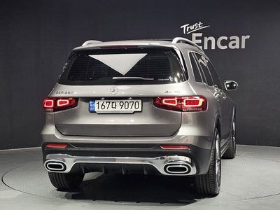 2023 Mercedes-BENZ GLB photo 4