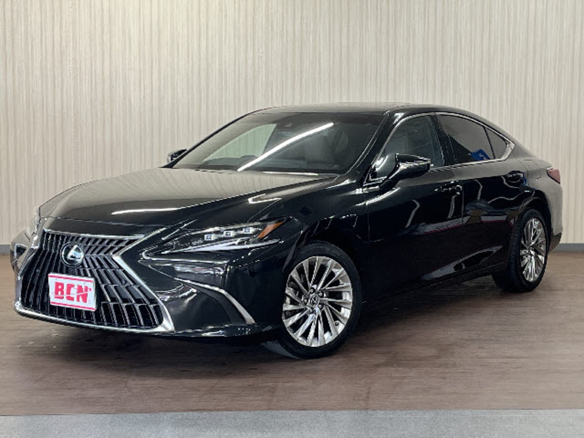 LEXUS ES - View 1