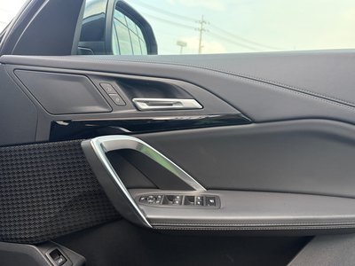 2025 BMW X1 — миниатюра 15